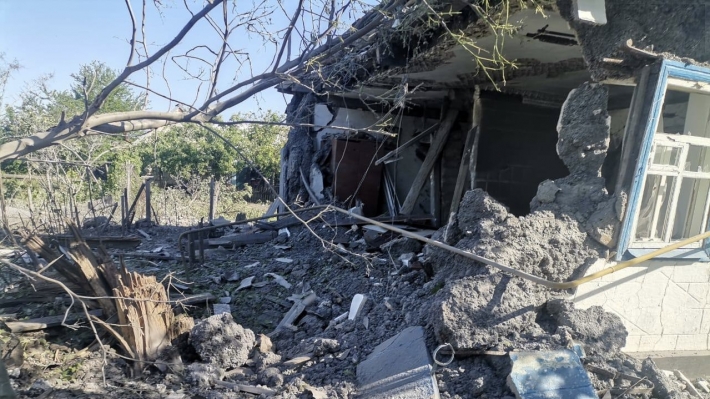 Россияне обстреляли Запорожский район из РСЗО: ранена женщина и разрушены дома