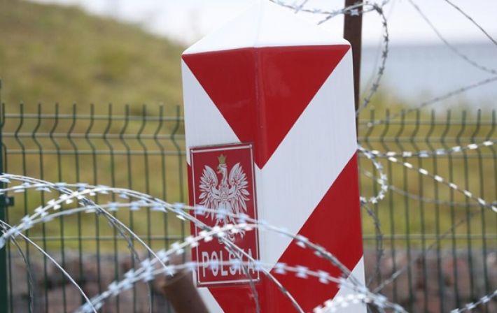 На кордоні Білорусі з ЄС виявили тіла нелегалів: Мінськ назвав 
